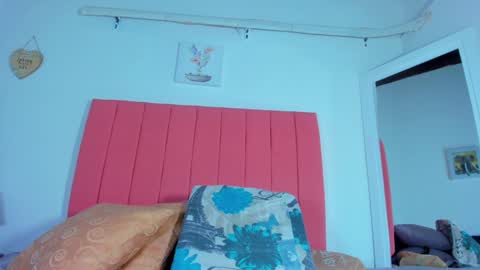 Snapshot of valen_rose0 chatting on 01.31.25 VALENTINA 3 online show from 01.31.25