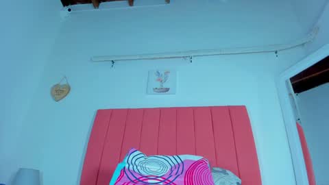 Snapshot of valen_rose0 chatting on 02.03.25 VALENTINA 3 online show from 02.03.25