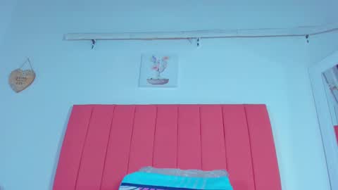 Snapshot of valen_rose0 chatting on 03.07.25 VALENTINA 3 online show from 03.07.25