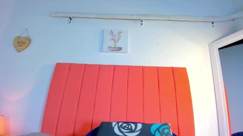 Snapshot of valen_rose0 chatting on 09.14.25 VALENTINA 3 online show from 09.14.25