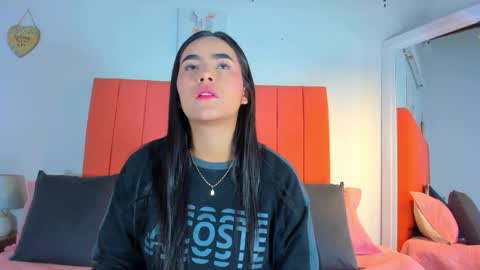 Snapshot of valen_rose0 chatting on 09.15.25 VALENTINA 3 online show from 09.15.25