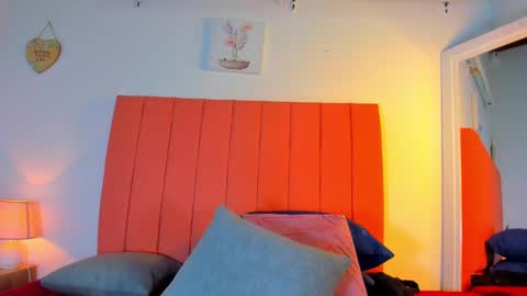 Snapshot of valen_rose0 chatting on 10.08.25 VALENTINA 3 online show from 10.08.25