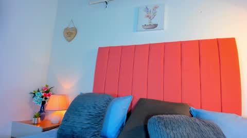 Snapshot of valen_rose0 chatting on 10.20.25 VALENTINA 3 online show from 10.20.25