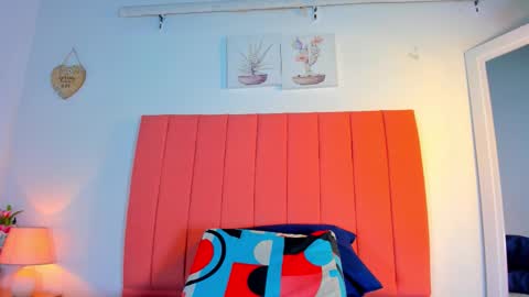 Snapshot of valen_rose0 chatting on 11.05.25 VALENTINA 3 online show from 11.05.25