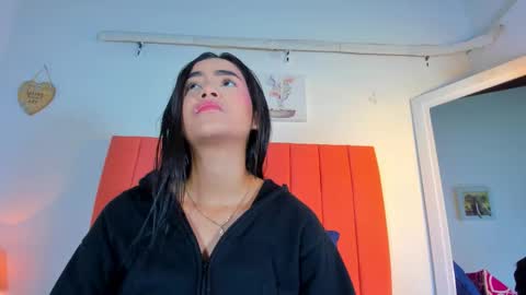 Snapshot of valen_rose0 chatting on 11.13.25 VALENTINA 3 online show from 11.13.25