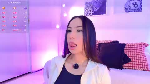 Snapshot of valen_ross_ chatting on 06.17.26 valentina Rossi 3 online show from 06.17.26