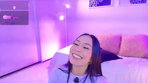Snapshot of valen_ross_ chatting on 06.26.26 valentina Rossi 3 online show from 06.26.26
