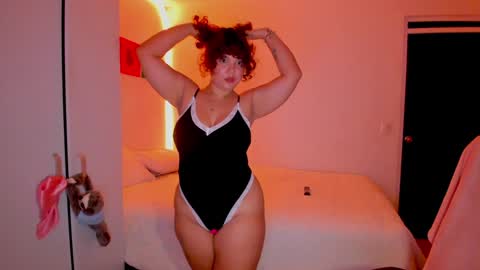 valen_smile_ online show from 01.12.25