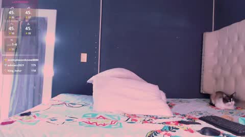 Snapshot of valen_thompson chatting on 12.14.24 IG-valen mendoza99 twitter valenthompson99 online show from 12.14.24