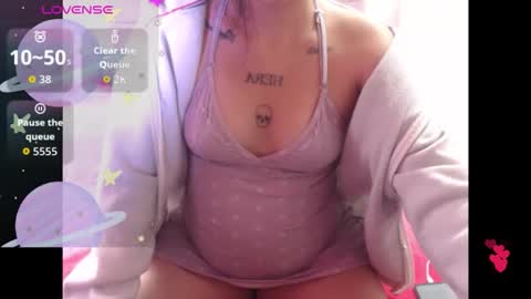 Snapshot of valen_tina33 chatting on 12.16.25 Valentina online show from 12.16.25