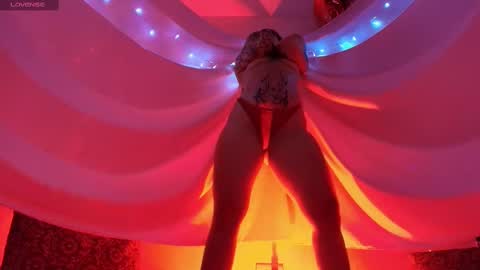 Snapshot of valengray chatting on 02.15.25 Valen online show from 02.15.25