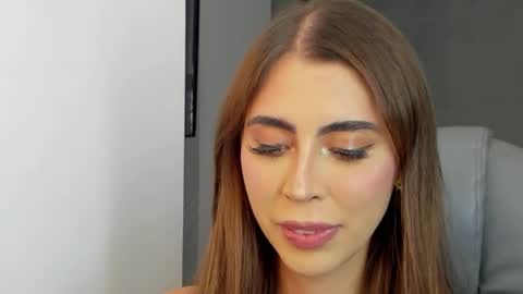 Snapshot of valenjonex chatting on 01.04.25 Angela online show from 01.04.25