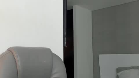 Snapshot of valenjonex chatting on 01.28.25 Angela online show from 01.28.25