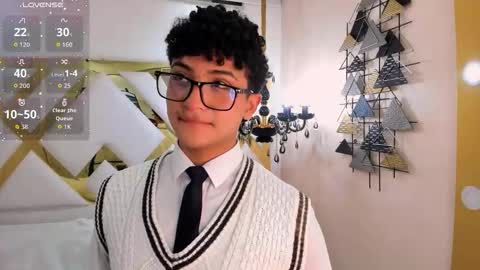 Snapshot of valentin0_3 chatting on 10.23.25 Valentin0 online show from 10.23.25