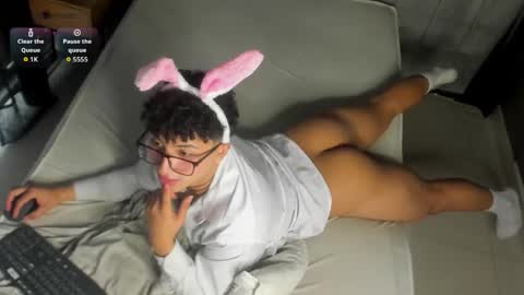 Snapshot of valentin0_3 chatting on 11.14.25 Valentin0 online show from 11.14.25