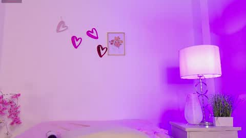 Snapshot of valentina_king18 chatting on 06.10.26 VALENTINA online show from 06.10.26
