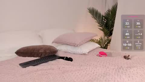 VALENTINA  online show from 11.30.25