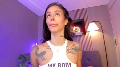 Snapshot of valentina_vegaa chatting on 02.25.26 Val online show from 02.25.26