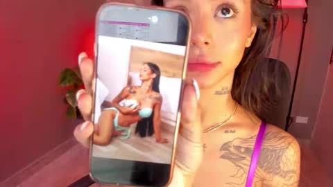 Snapshot of valentina_vegaa chatting on 02.26.26 Val online show from 02.26.26