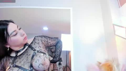 Snapshot of valentine_mia_ chatting on 02.01.26 Mia online show from 02.01.26