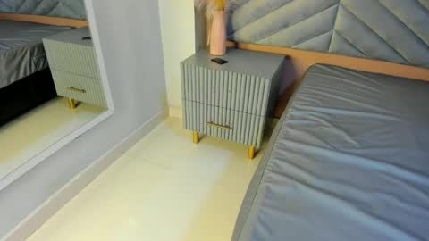 Snapshot of valentine_mia_ chatting on 02.14.26 Mia online show from 02.14.26