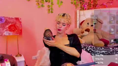 Snapshot of valentinee_xo chatting on 06.14.26 valentinee_xo online show from 06.14.26