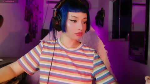 Danielle  Please help me to reach 300 thumbs up online show from 11.14.25