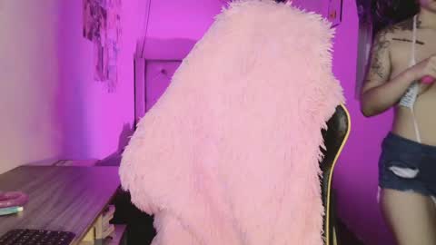 Danielle  Please help me to reach 300 thumbs up online show from 02.05.26