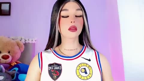 Snapshot of valentinne_marian chatting on 01.18.25 Marian online show from 01.18.25