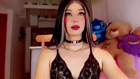 Snapshot of valentinne_marian chatting on 02.13.25 Marian online show from 02.13.25