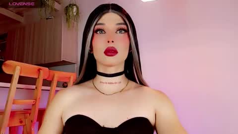 Snapshot of valentinne_marian chatting on 02.26.25 Marian online show from 02.26.25