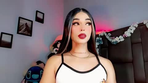 Snapshot of valentinne_marian chatting on 09.12.25 Marian online show from 09.12.25