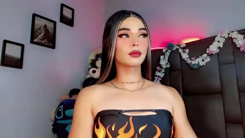 Snapshot of valentinne_marian chatting on 09.29.25 Marian online show from 09.29.25