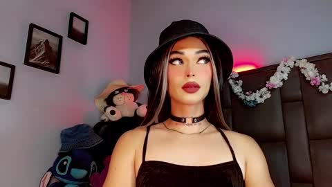 Snapshot of valentinne_marian chatting on 10.02.25 Marian online show from 10.02.25