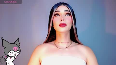 Snapshot of valentinne_marian chatting on 10.14.25 Marian online show from 10.14.25