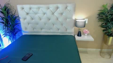 VALEN VEGA online show from 04.06.26