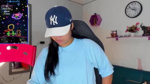 Snapshot of valeri_harpers4 chatting on 10.30.25 valeri_harpers4 online show from 10.30.25