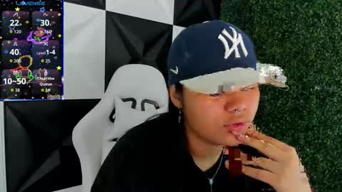 Snapshot of valeri_harpers4 chatting on 11.12.25 valeri_harpers4 online show from 11.12.25