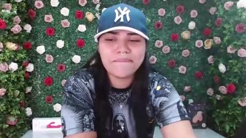 Snapshot of valeri_harpers4 chatting on 11.24.25 valeri_harpers4 online show from 11.24.25