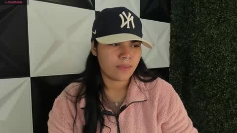 Snapshot of valeri_harpers4 chatting on 11.30.25 valeri_harpers4 online show from 11.30.25