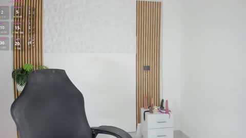 Snapshot of valeria_acosta_ chatting on 12.16.25 Valeria Acosta online show from 12.16.25