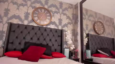 Snapshot of valeria_collin chatting on 12.16.25 valeria_collin online show from 12.16.25