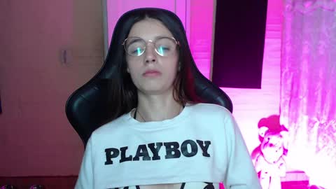 Snapshot of valeria_mendozza chatting on 12.31.24   online show from 12.31.24