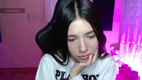 Snapshot of valeria_mendozza chatting on 02.05.25   online show from 02.05.25