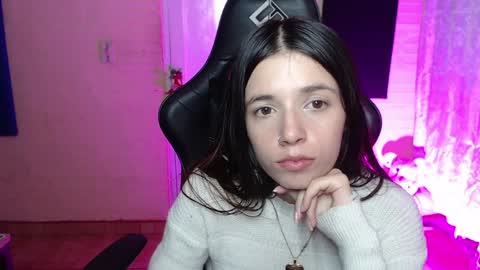 Snapshot of valeria_mendozza chatting on 02.06.25   online show from 02.06.25