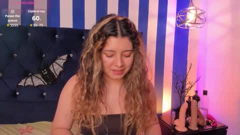 Snapshot of valeria_rouse28 chatting on 10.29.25 valeria_rouse28 online show from 10.29.25