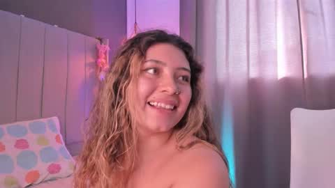 Snapshot of valeria_rouse28 chatting on 12.17.25 valeria_rouse28 online show from 12.17.25