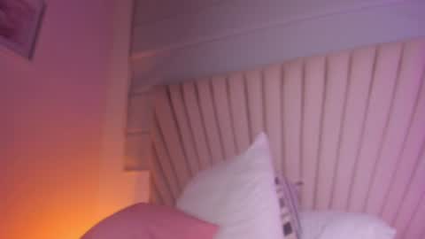 Snapshot of valeria_uribe22 chatting on 07.20.26 online show from 07.20.26