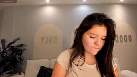 Snapshot of valeriaroldanx chatting on 06.22.26 Valeria online show from 06.22.26