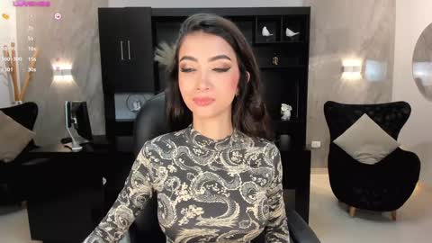 Snapshot of valeriavelvet chatting on 01.08.25 Vale online show from 01.08.25